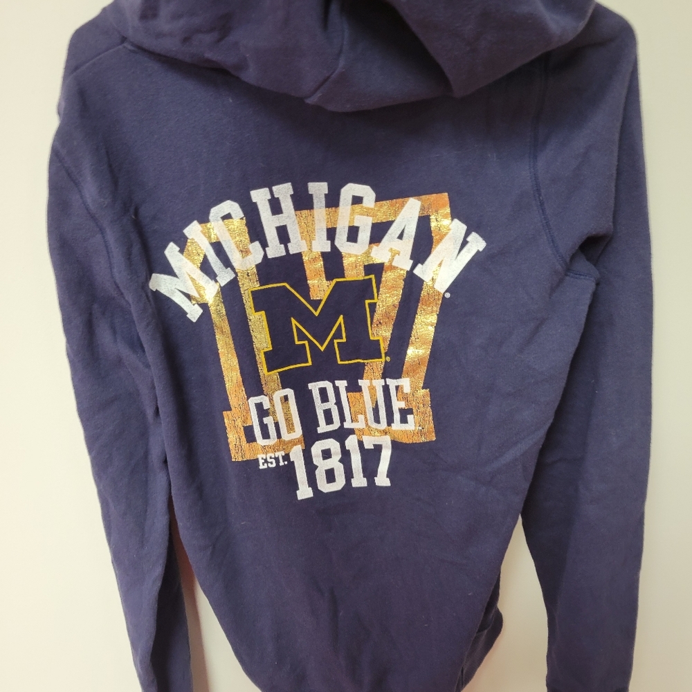 Women's Pink Victoria's Secret  Wolverine Michigan hoddie (small)